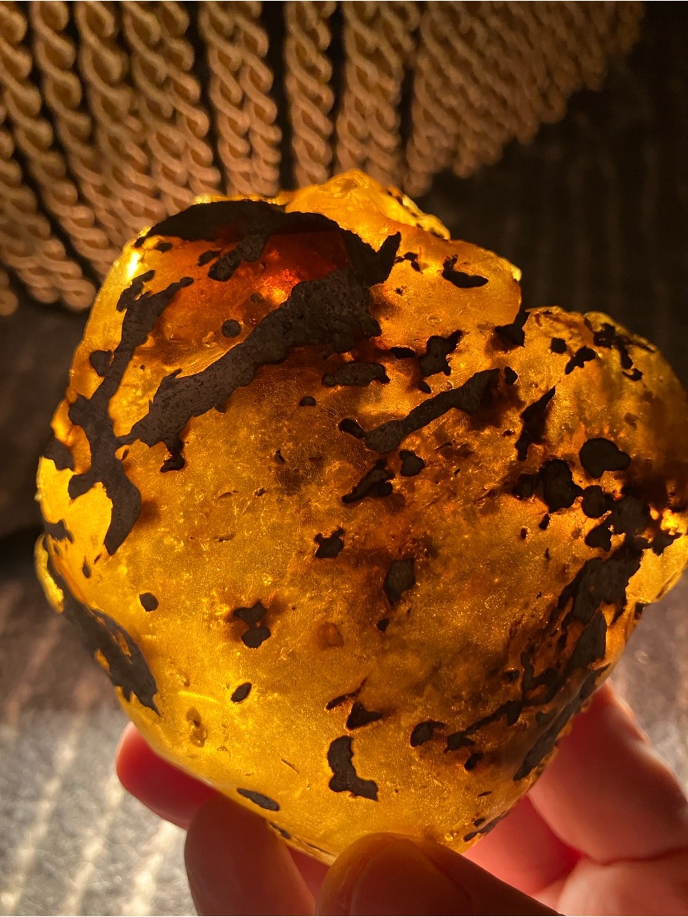 Huge 200 gram piece of Raw Amber - Picture 3 of 8